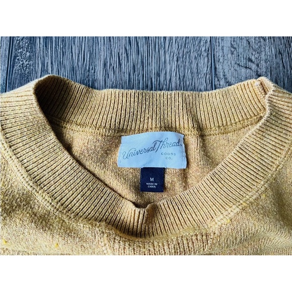Marigold Yellow Sweater Crewneck Pullover Size Medium By Universal Threads - Picture 4 of 8